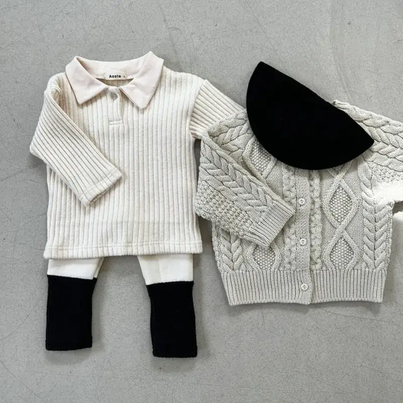White Knit T-Shirt with Black Pants for Baby - Image 5