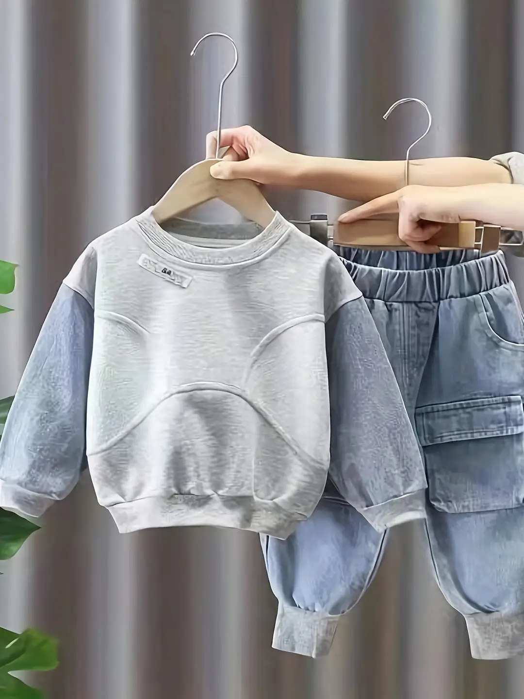 Boys' Sweatshirt Set, Spring Outfit, Stylish Children's Sportswear, Trendy Autumn Fashion, Cool and Fashionable Spring and Autumn Styles — feature 3