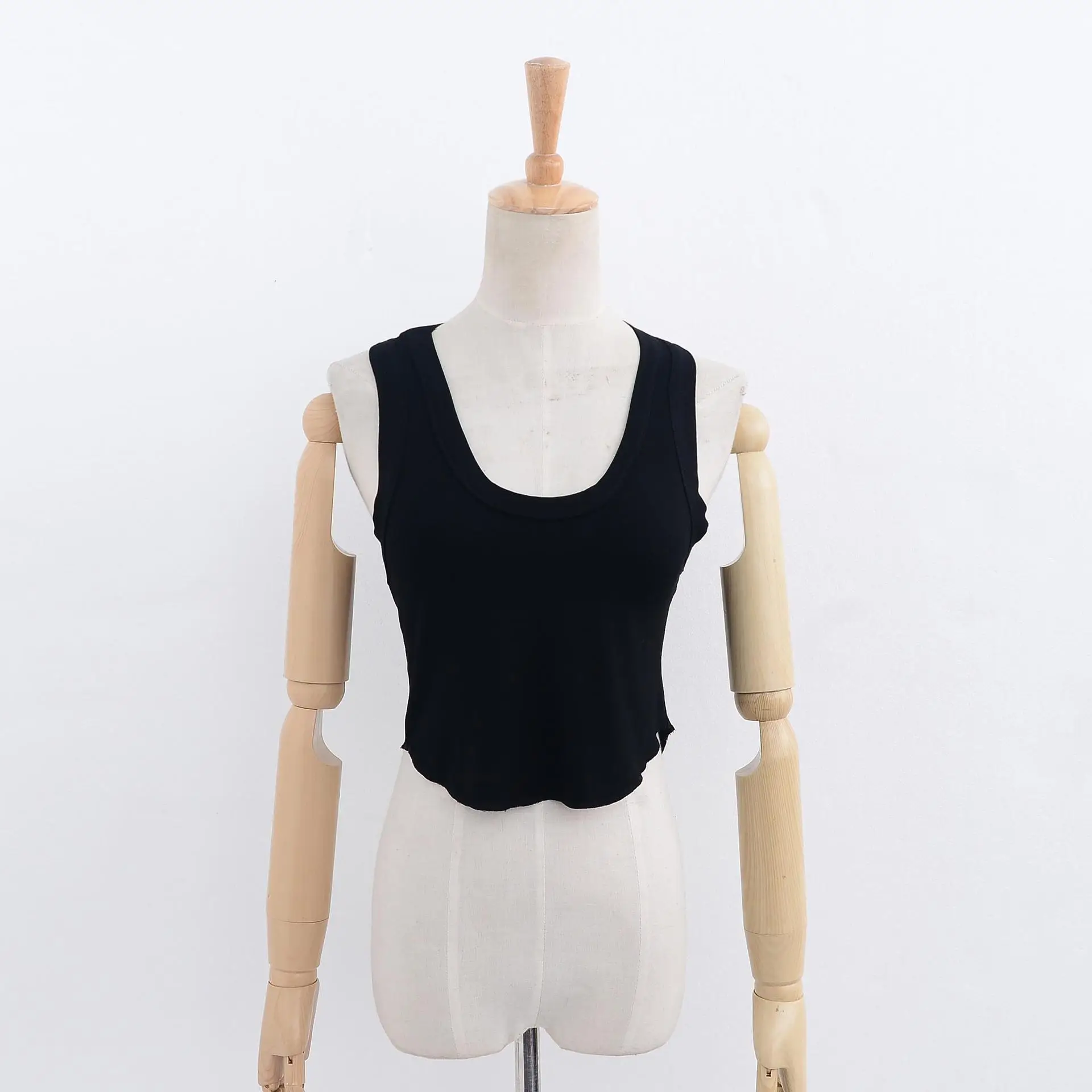 Black U-Neck Sleeveless Vest for Women Large