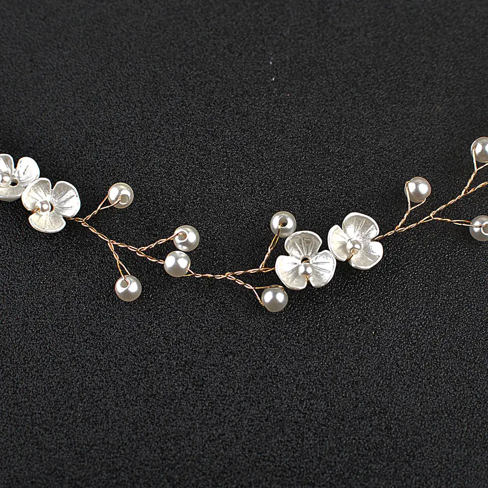 Pearl Three-Petal Bridal Headpiece Necklace — feature 3