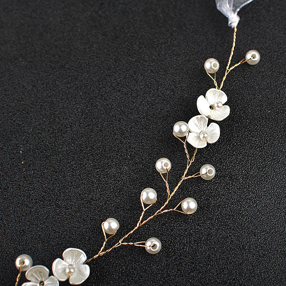Pearl Three-Petal Bridal Headpiece Necklace — feature 4