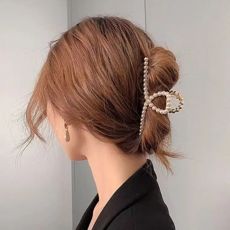 Classic Hot Summer Large Elegant Alloy Clip Female Pearl Diamond Shark Clip Back Head Hair Clip — feature 2