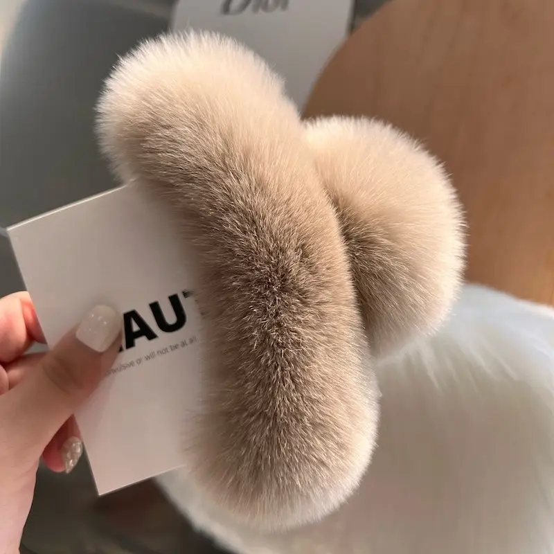 Plush Hair Grab Clip for Large Head - Image 9