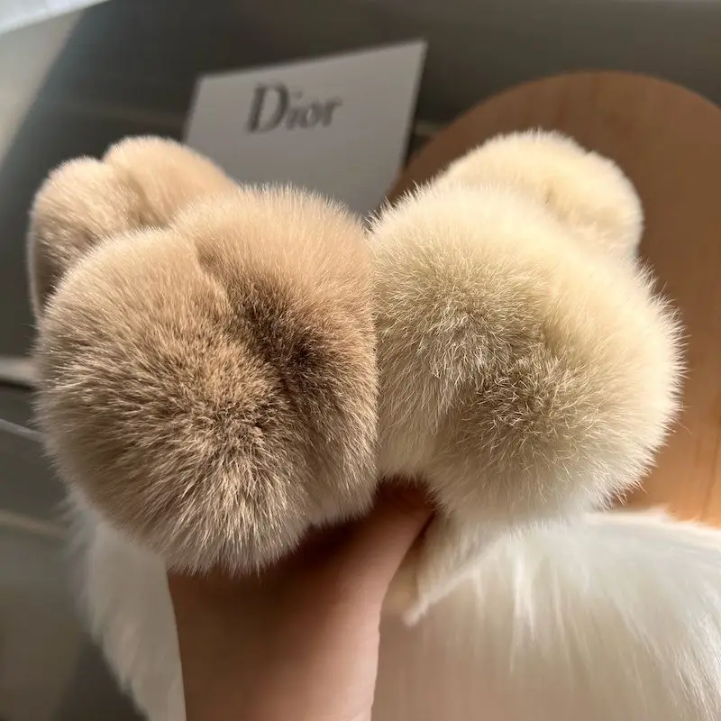 Plush Hair Grab Clip for Large Head - Image 11