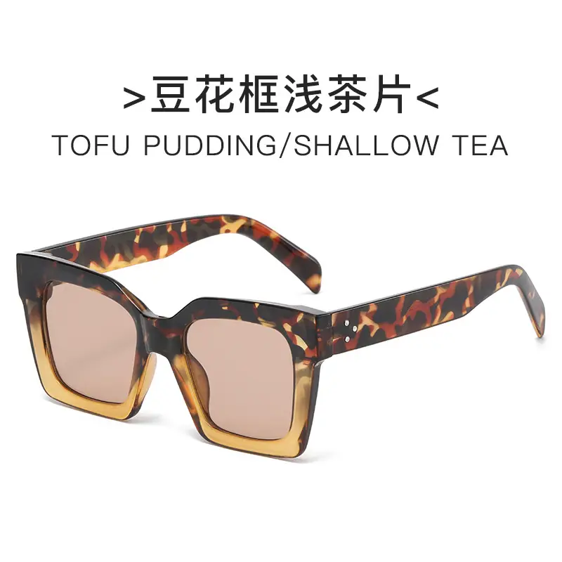 Modern White Gradient Sunglasses for All Occasions - Image 5