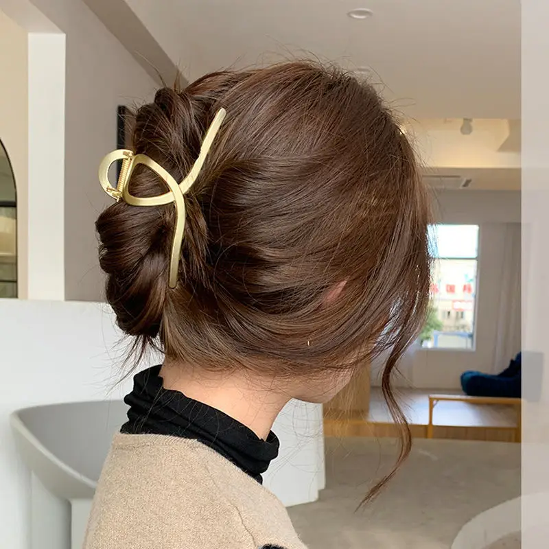 Women's Large Shark Clip Hair Clip Brown - Image 11