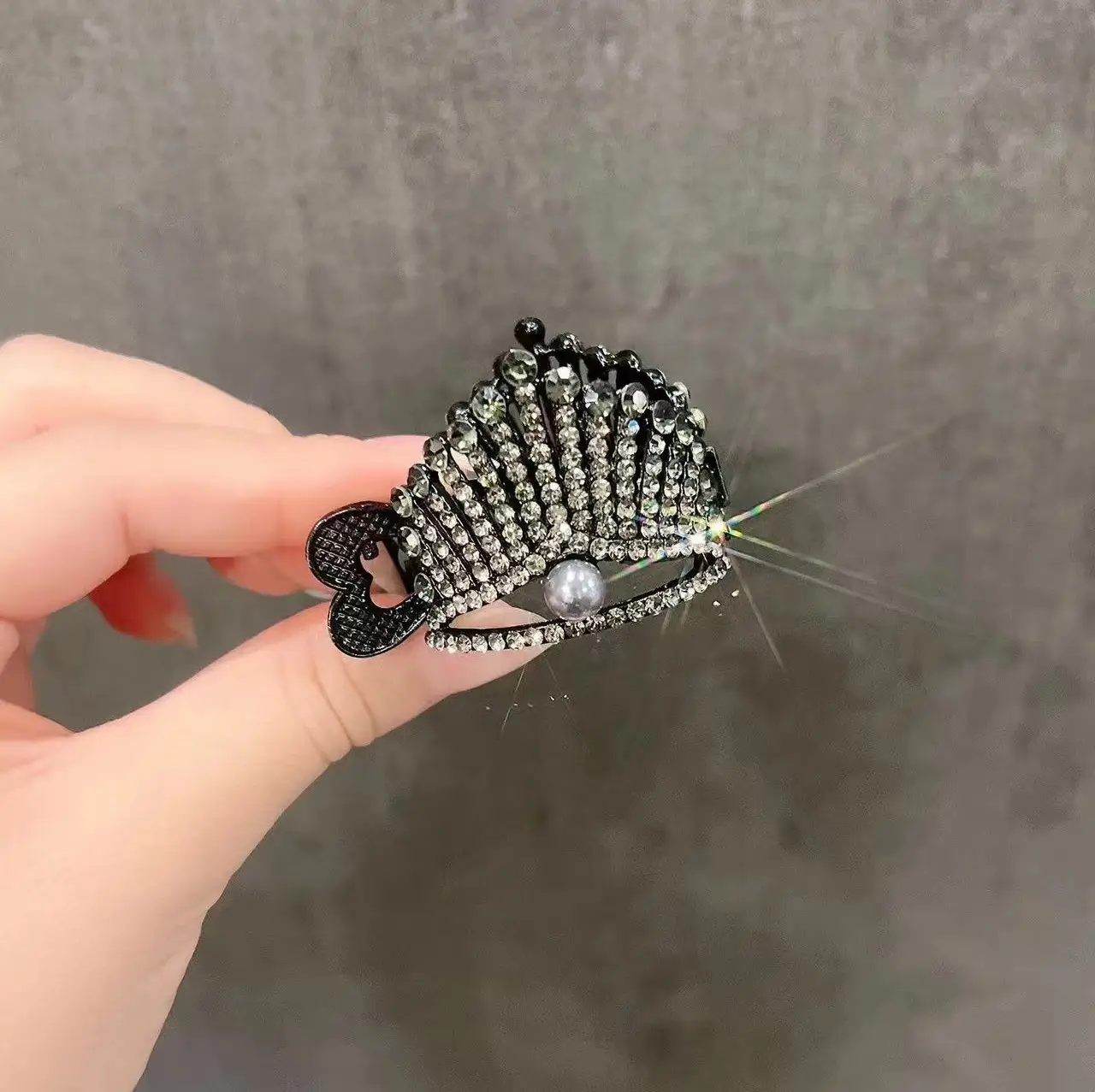Women's Large Shark Clip Hair Clip Brown - Image 114