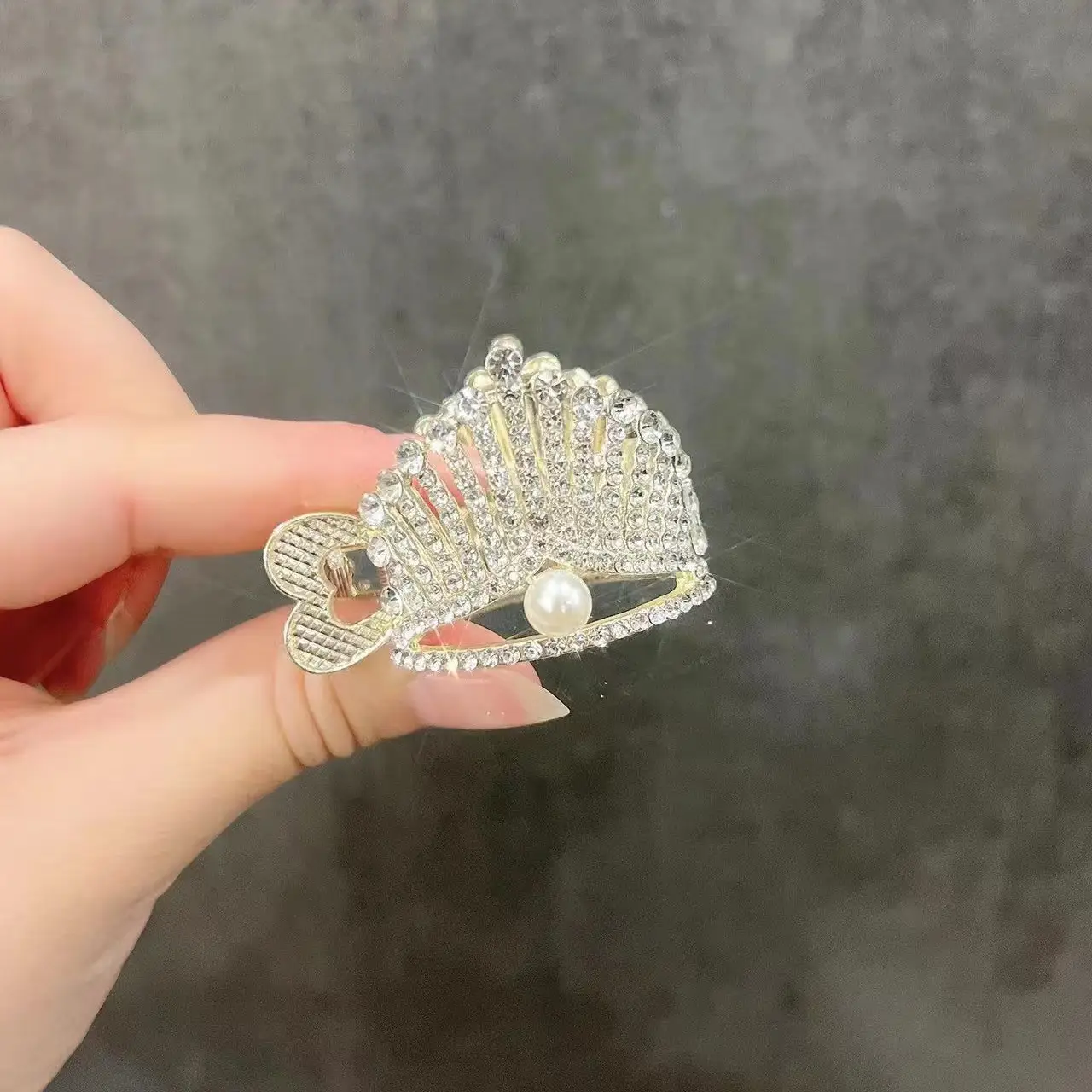 Women's Large Shark Clip Hair Clip Brown - Image 115