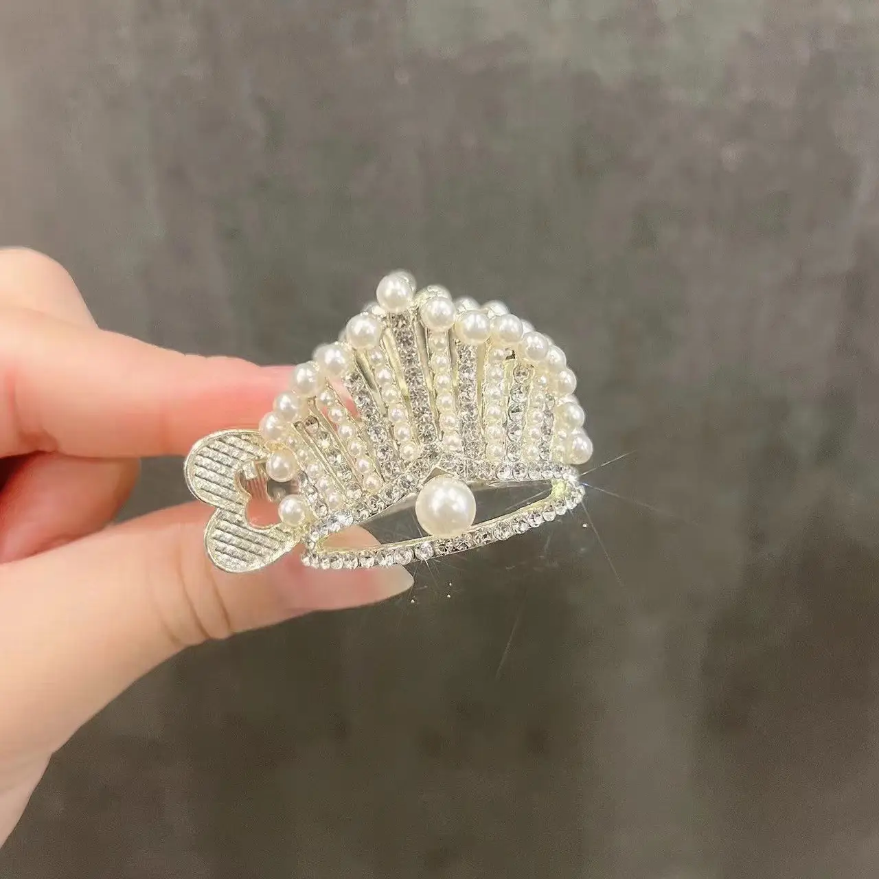 Women's Large Shark Clip Hair Clip Brown - Image 117