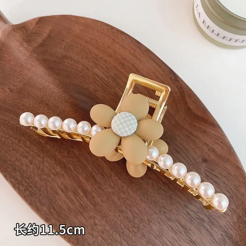 Women's Large Shark Clip Hair Clip Brown - Image 3