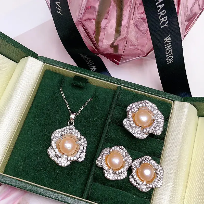 Vintage Pearl Three-piece Set Gold Plated Light Luxury Jewelry