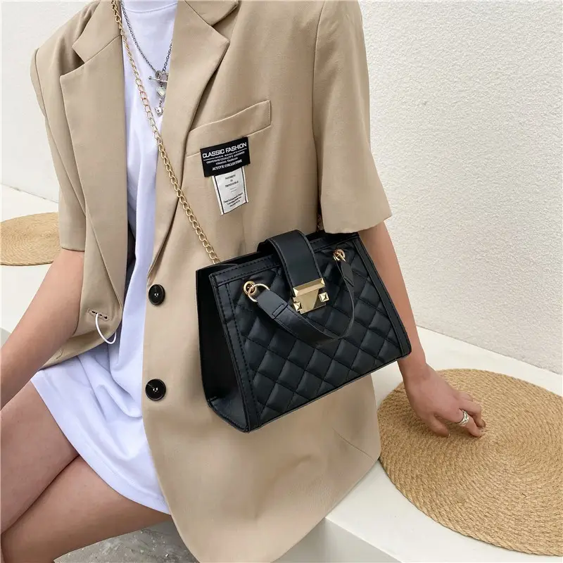 Black Rhombic Chain Shoulder Bag for Women - Image 6