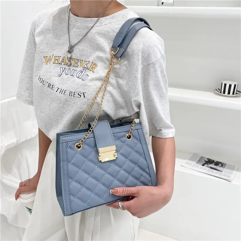 Black Rhombic Chain Shoulder Bag for Women - Image 7