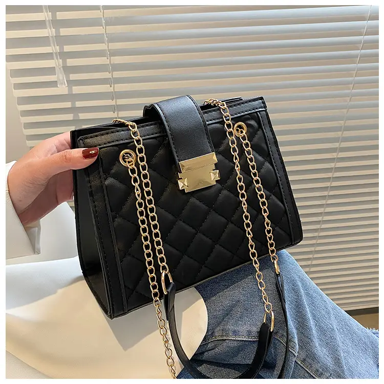 Black Rhombic Chain Shoulder Bag for Women - Image 2