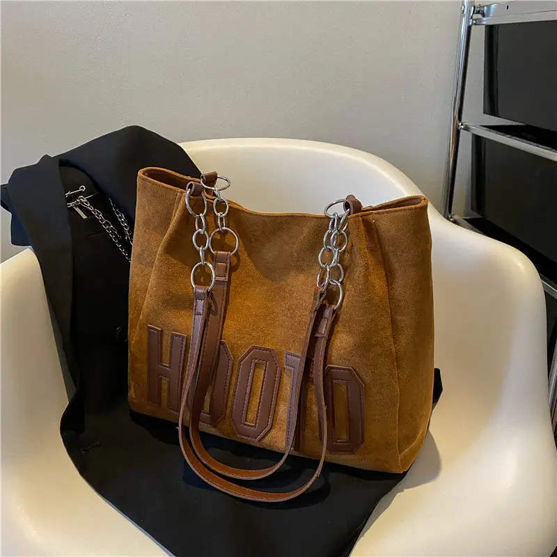 Black Chain Shoulder Bag for Women Large Capacity Casual Tote - Image 4