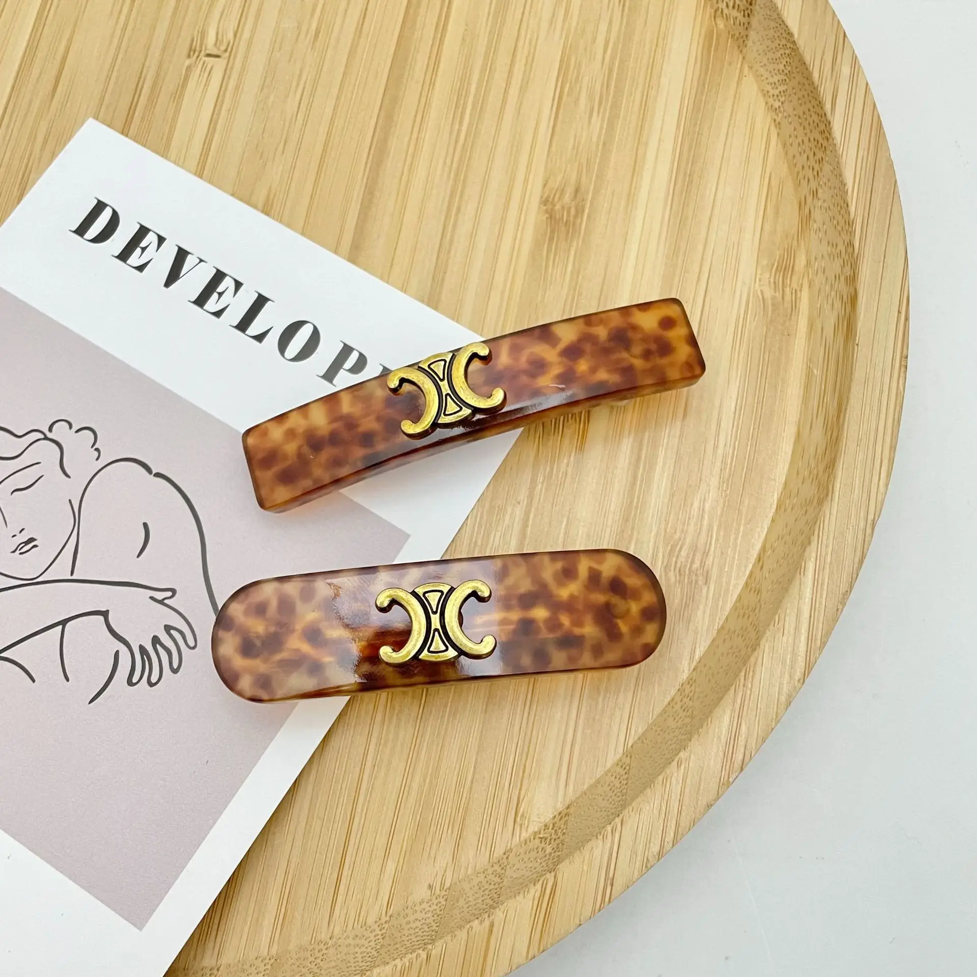 Caramel Embossed Hair Clip for Women Autumn Winter - Image 5