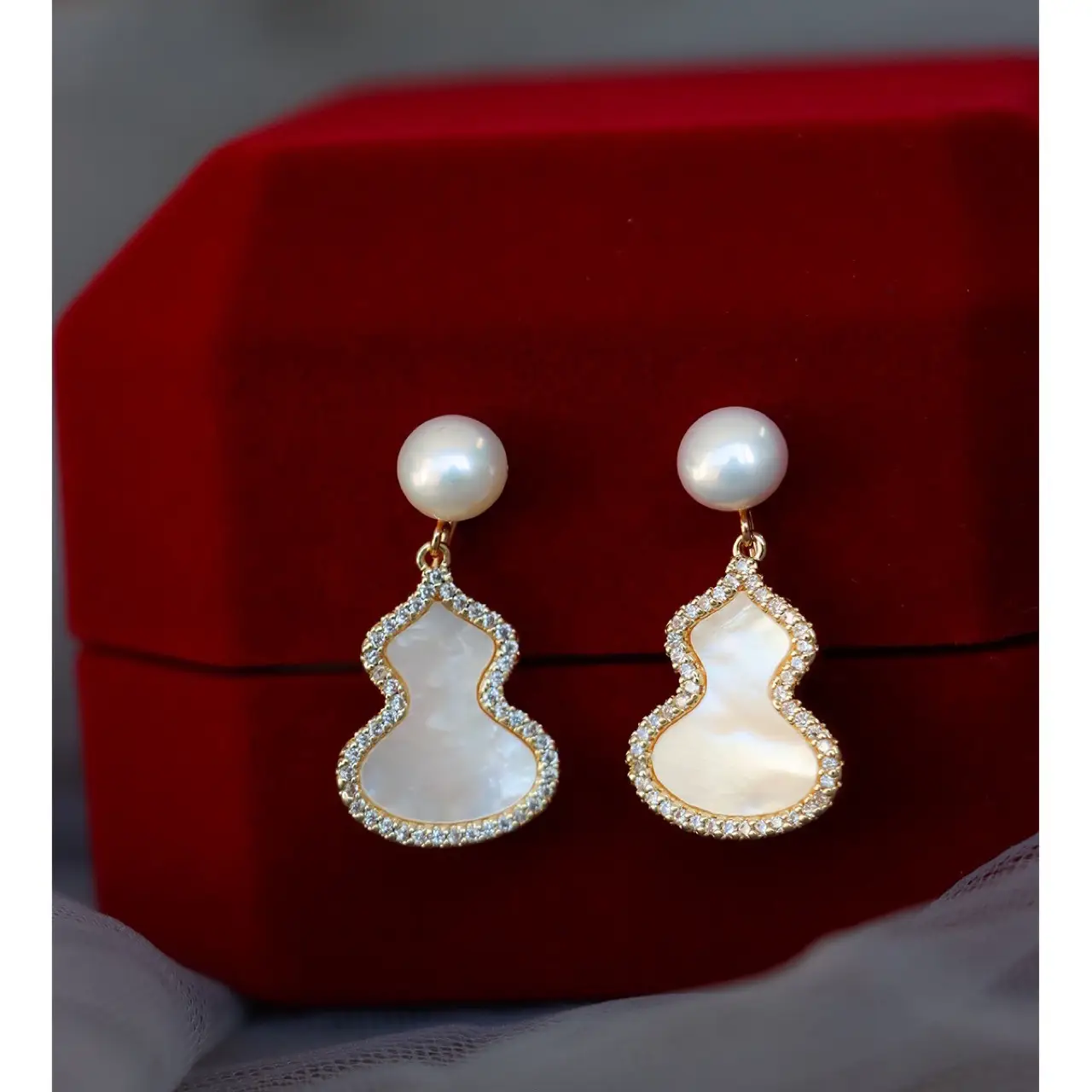 Natural Pearl Earrings 925 Silver Butterfly Shell Gourd — feature 10