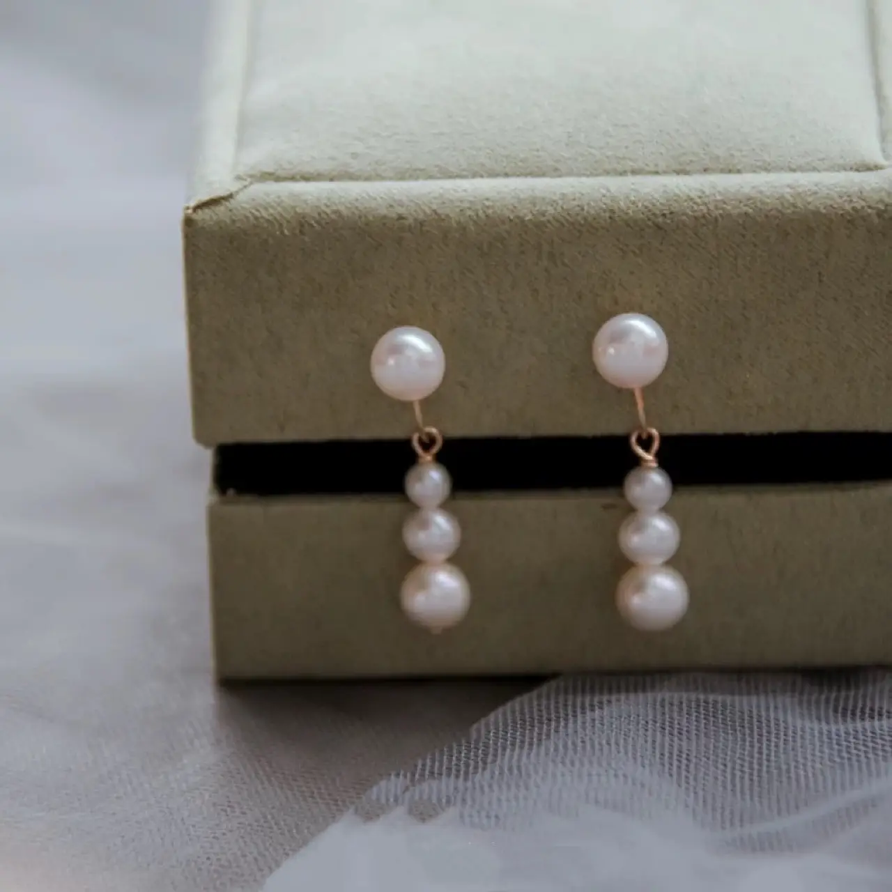 French Style Pearl Earrings for Women - Image 6