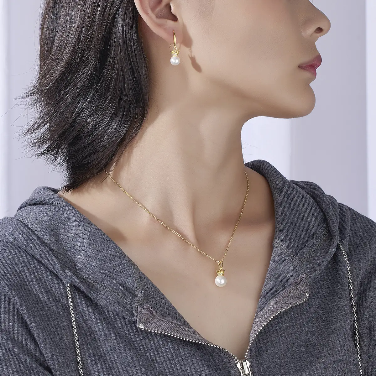 Korean Fashion Pendant Necklace with Pearl Drop - Image 4