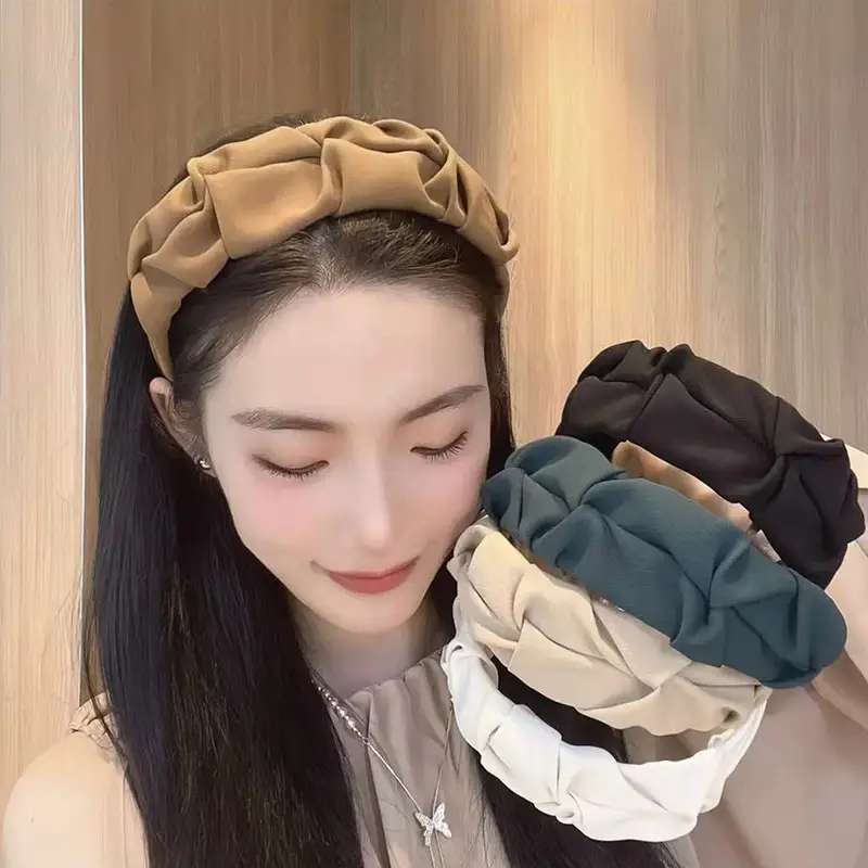 Women's Kink Wrap Hairband with Wide Bristle for Face Washing & Makeup - Image 7