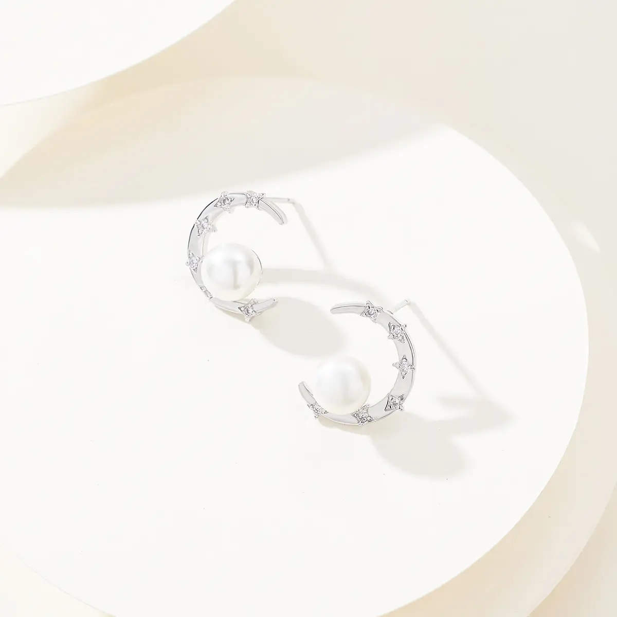 Crescent Pearl Moon Earrings 18K Gold
