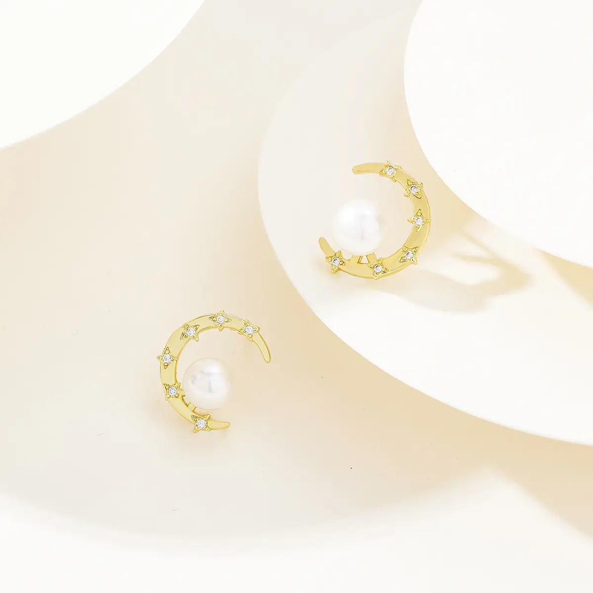 Crescent Pearl Moon Earrings 18K Gold