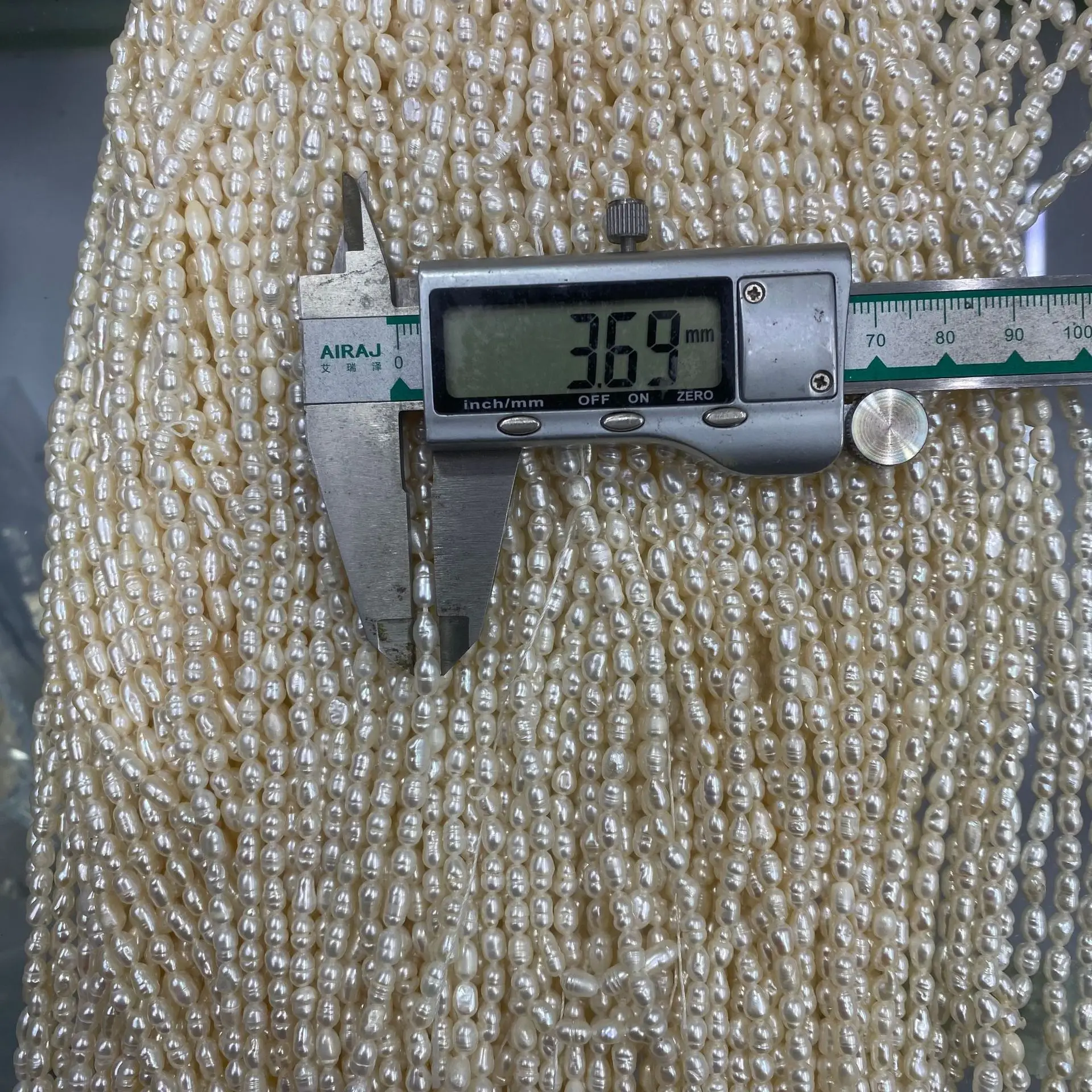 Winter Pearl Beads 3-4mm Grain Color Wholesale - Image 4