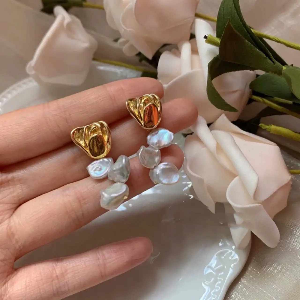 Sunset Rose Vintage Pearl Earrings Set — feature 1