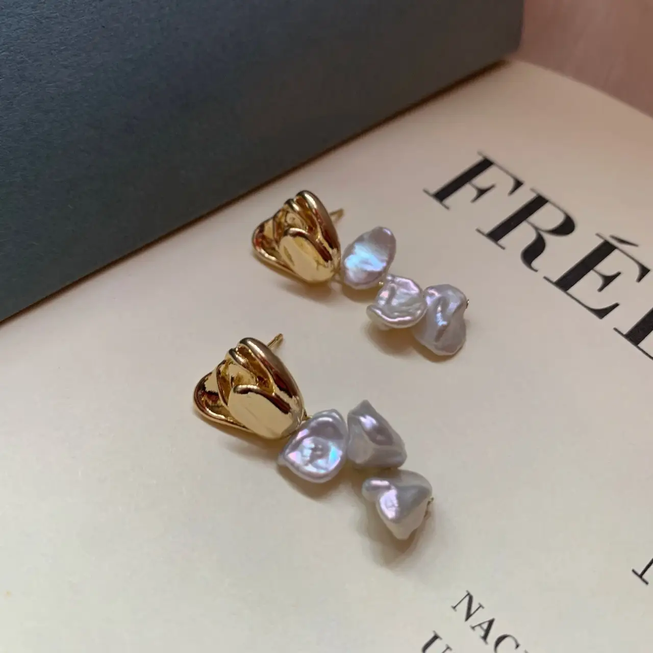 Sunset Rose Vintage Pearl Earrings Set — feature 10