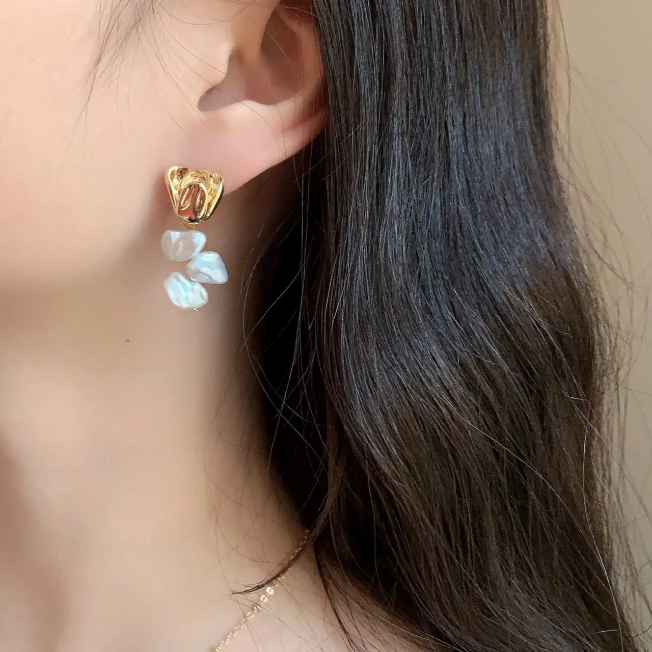 Sunset Rose Vintage Pearl Earrings Set — feature 7