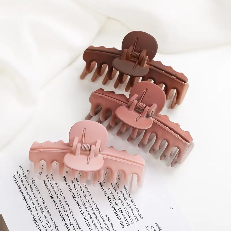 Winter Brown Hair Clips for Women Large Plate Bath Shark - Image 6