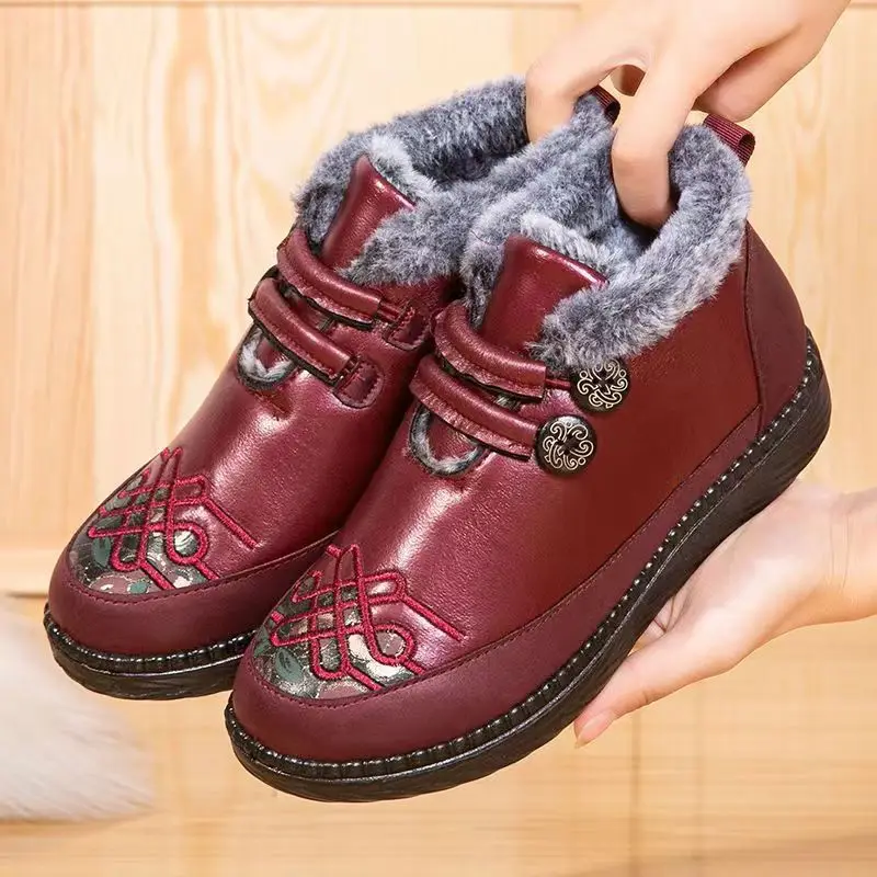 26Th Winter New Collection Old Beijing Cloth Shoes for Women, Cotton Shoes, Warm and Fleece-Lined, Slip-On Mid-Calf Mom Shoes, Fashionable Snow Boots - Image 2