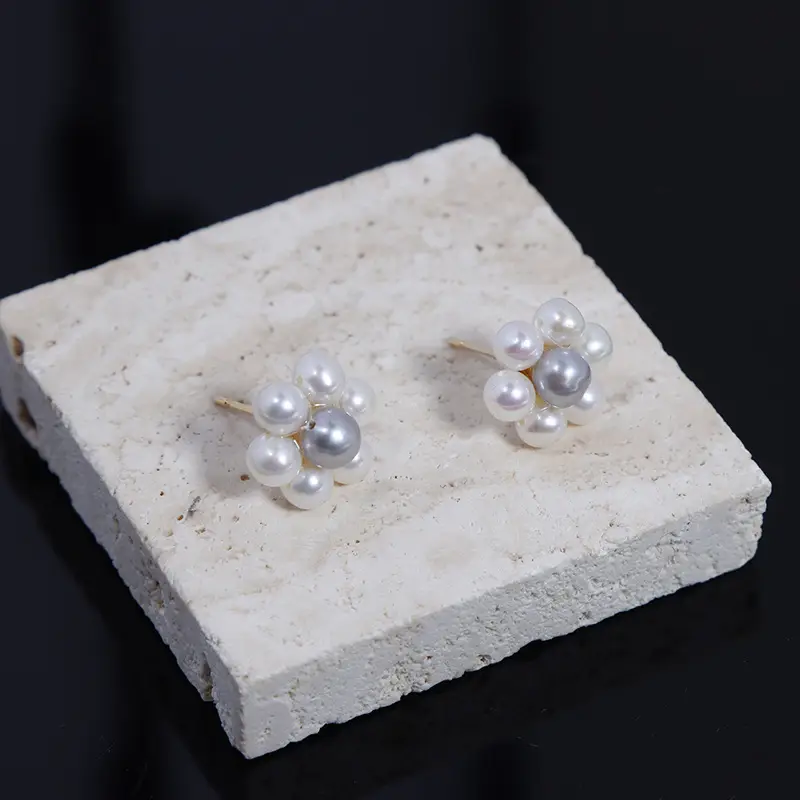 Sweet Pearl Earrings S925 Silver Needle Design - Image 4