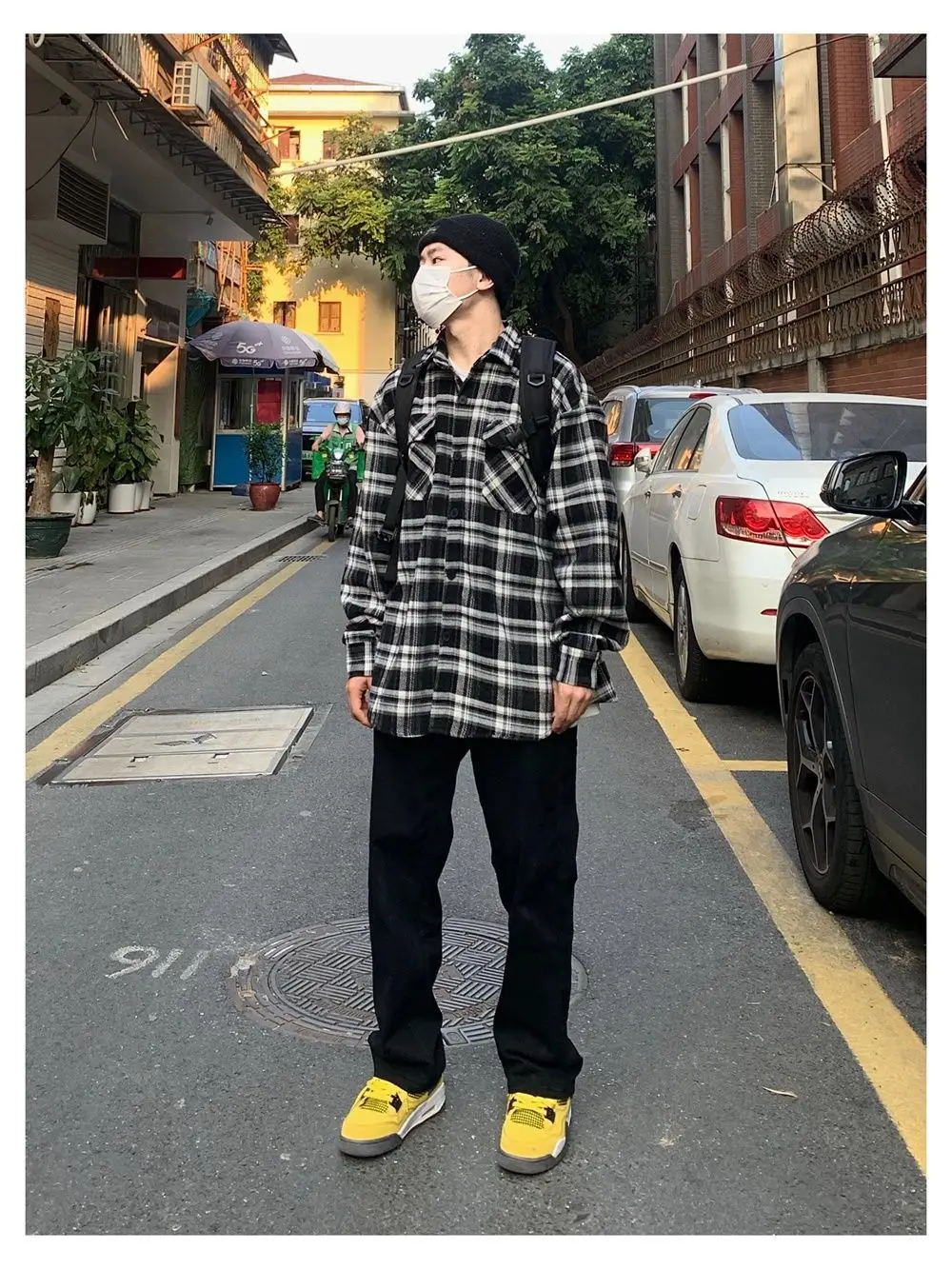 2023 Unisex Plaid Casual Pants with Yellow Sneakers — feature 12
