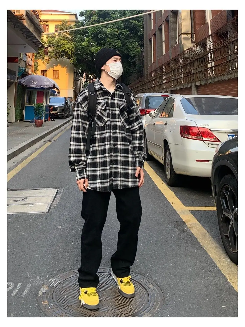 2023 Unisex Plaid Casual Pants with Yellow Sneakers — feature 4