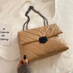 Small Black Chain Shoulder Bag for Women 2022 - Image 5