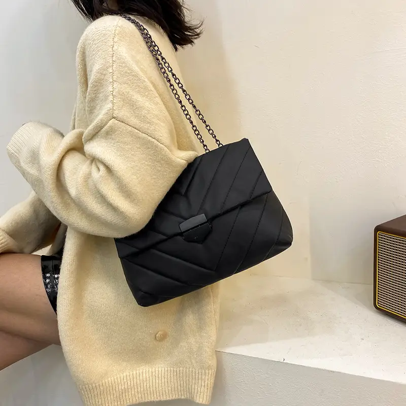 Small Black Chain Shoulder Bag for Women 2022 - Image 6