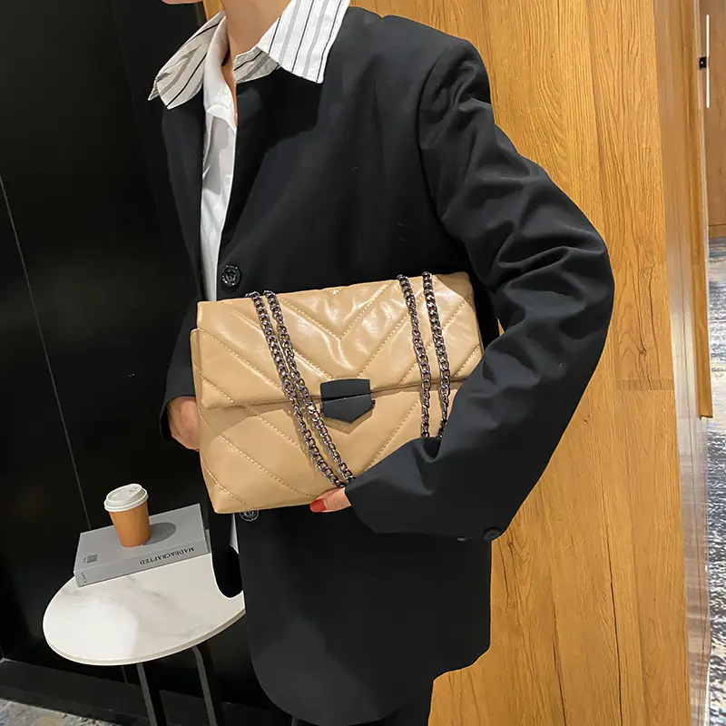 Small Black Chain Shoulder Bag for Women 2022 - Image 8