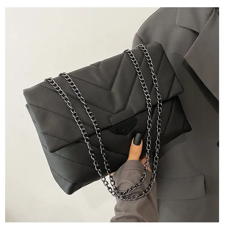 Small Black Chain Shoulder Bag for Women 2022 — feature 22