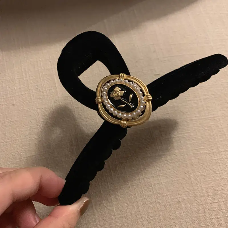 Black Velvet Shark Clip Hair Accessory for Women - Image 4