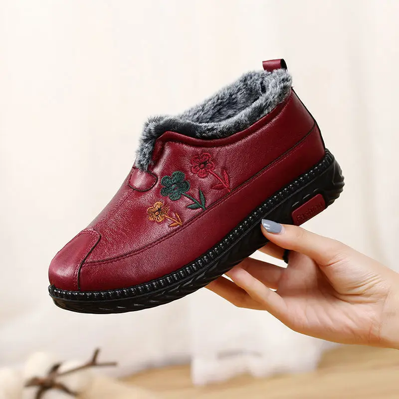 Winter New Old Beijing Cloth Shoes Women's Cotton Shoes fleece-lined Non-slip Warm Slip-on Shoes for Middle-aged and Elderly Moms Snow Boots - Image 5