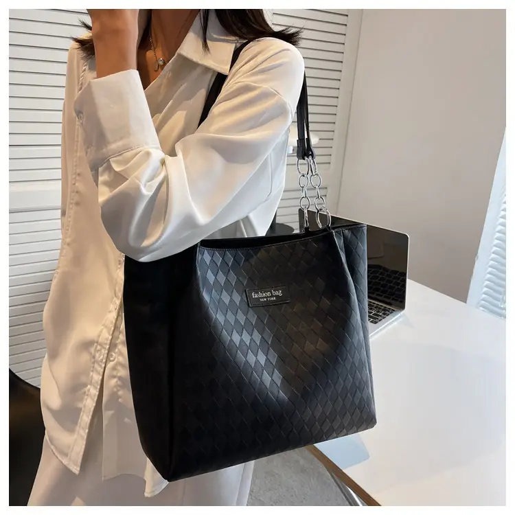 Women's Quilted Shoulder Bag White Brown 2022 — feature 11