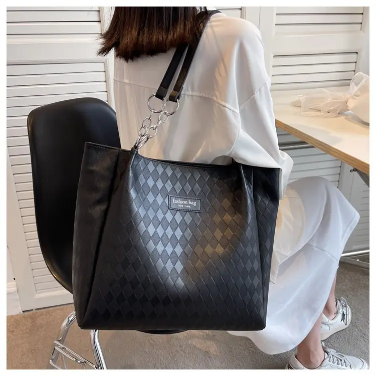 Women's Quilted Shoulder Bag White Brown 2022 — feature 13