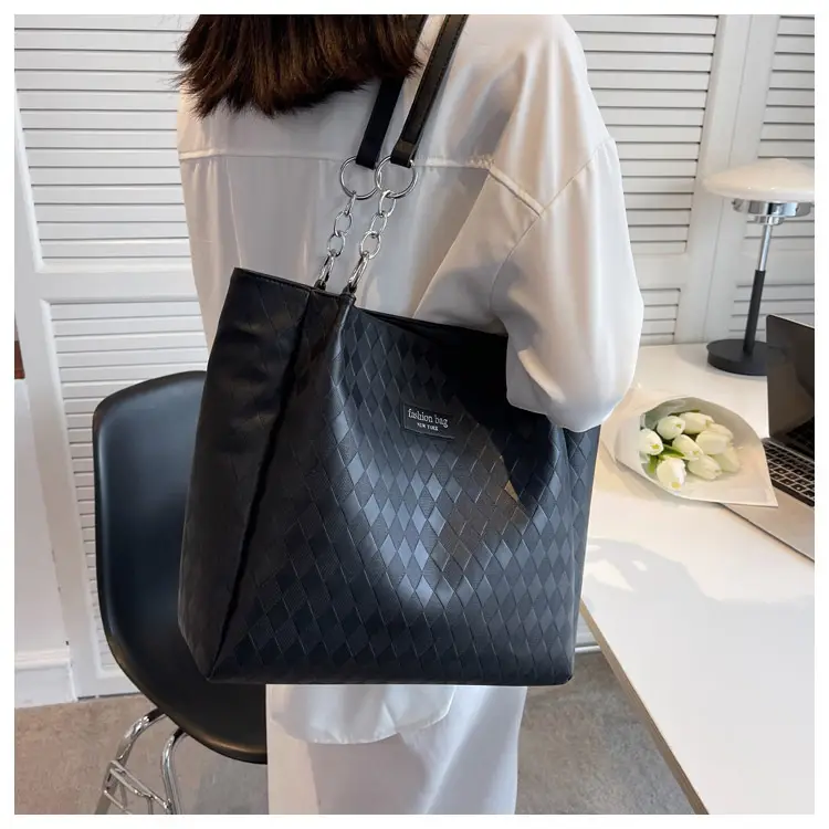 Women's Quilted Shoulder Bag White Brown 2022 — feature 14