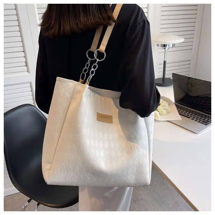 Women's Quilted Shoulder Bag White Brown 2022 — feature 16