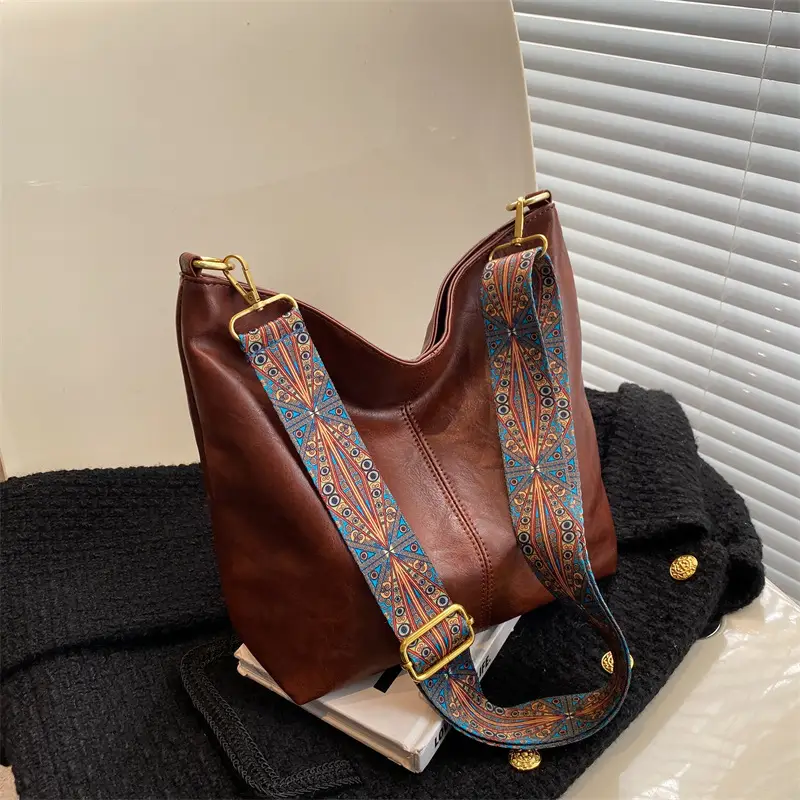 Women's Black Leather Shoulder Bag 2022 Winter New Fashion - Image 6