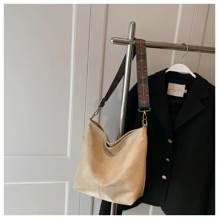 Women's Black Leather Shoulder Bag 2022 Winter New Fashion — feature 20