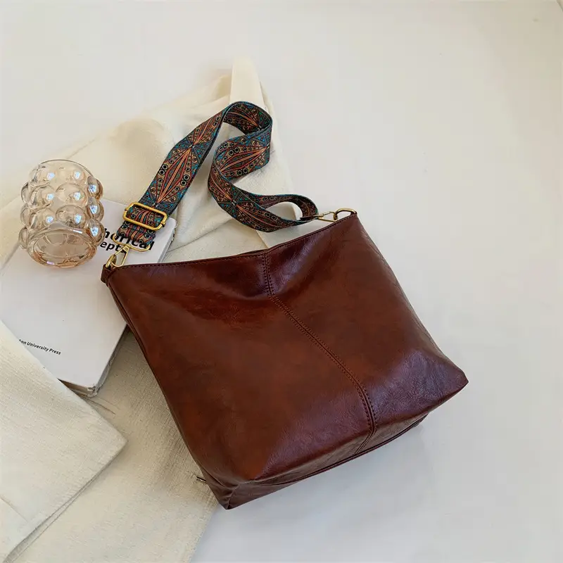 Women's Black Leather Shoulder Bag 2022 Winter New Fashion - Image 2