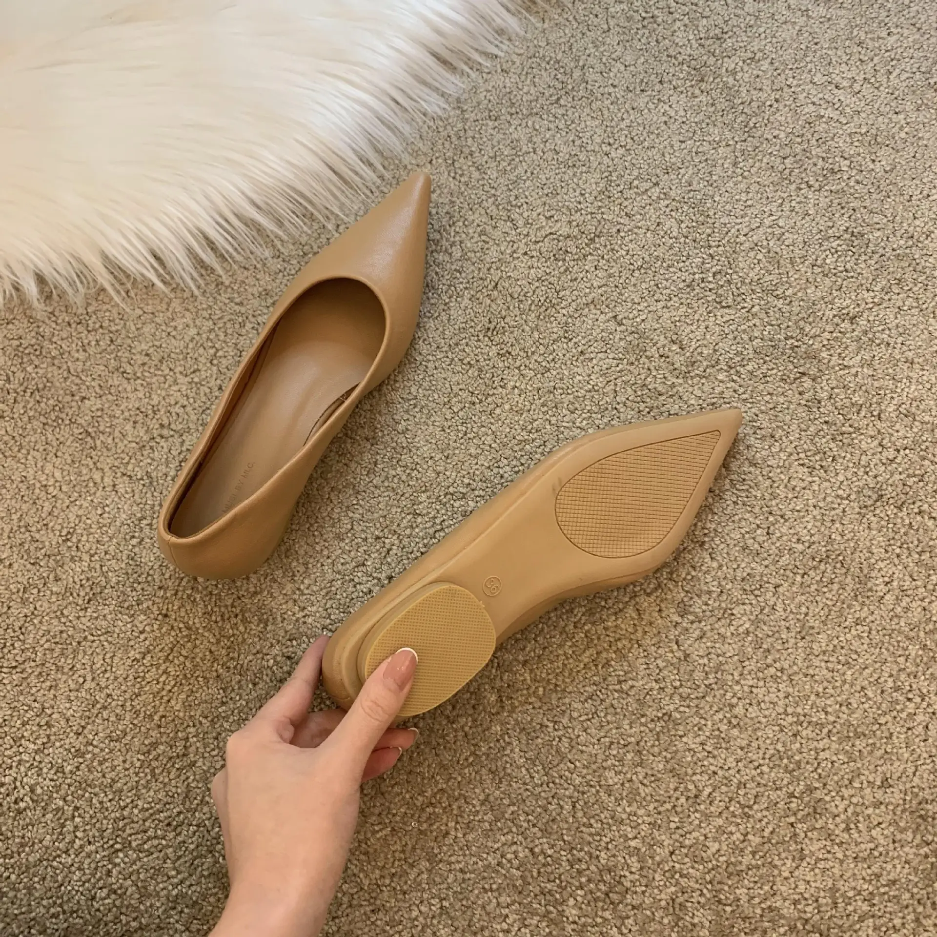 Women's White Leather Pointed Toe Flat Heels — feature 12