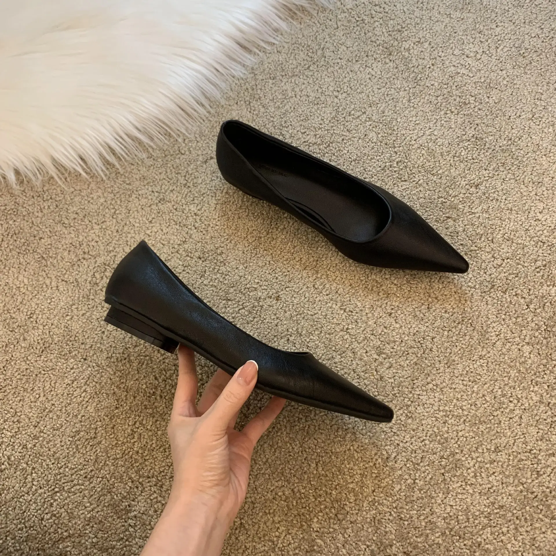 Women's White Leather Pointed Toe Flat Heels — feature 7